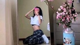 年轻女明星蛀牙,口腔健康引发关注