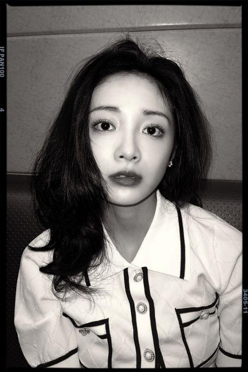 吃瓜少女周洁琼搞怪,笑料连连